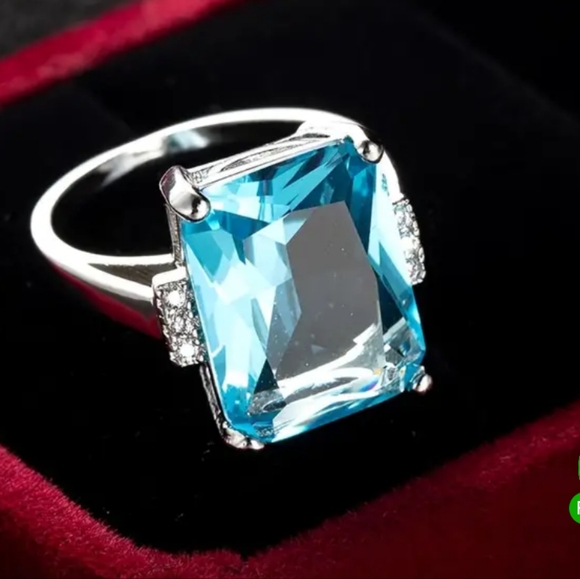 Square,sea blue zircon ring size 9 - Picture 3 of 4